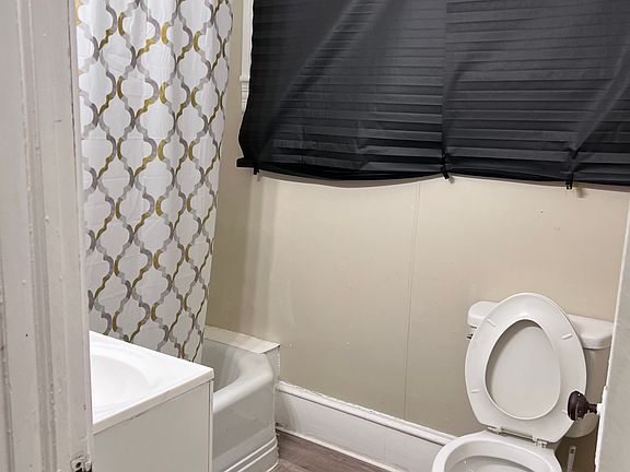 5th image of 169 S Maple Ave APT 3