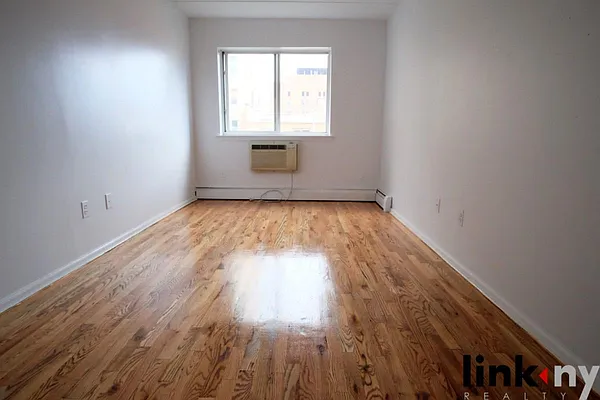 Rented by Link NY Realty | media 23