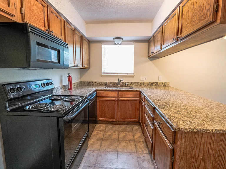 1911 Sutter St #1911 — Photo 5
