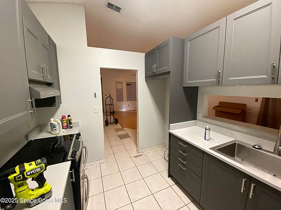 4th image of 1630 Valley Forge Dr