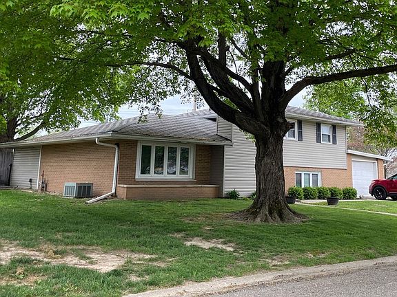 3rd image of 106 Beverly Dr