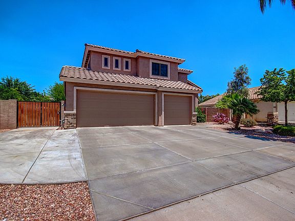 3rd image of 1064 E Cathy Dr