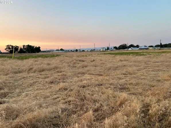 4 E St, Baker City, OR 97814