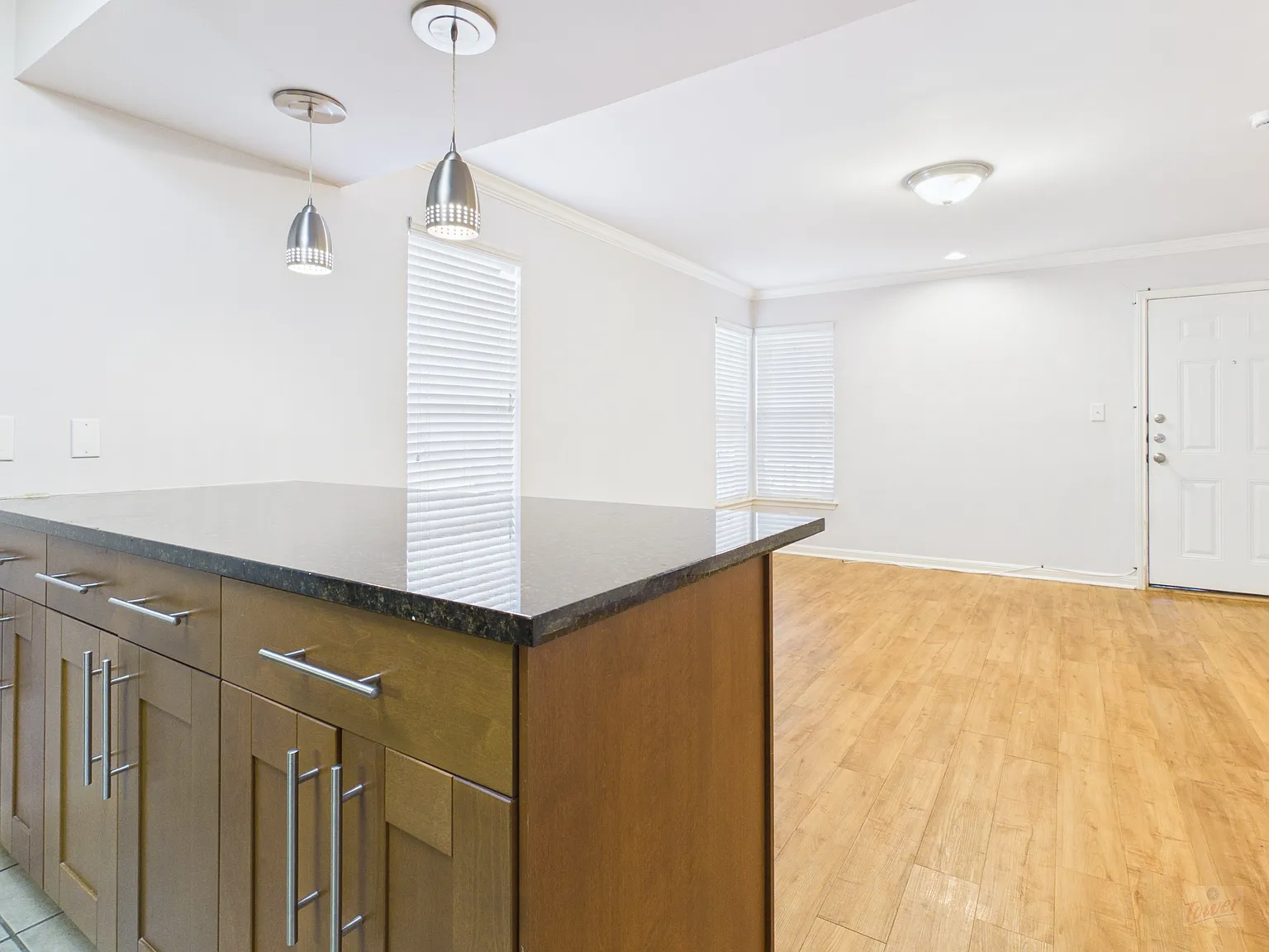 7685 Northcross Dr Apt 500 — Photo 2