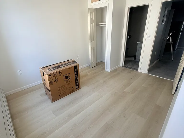 377 Kosciuszko St #2R — Photo 7
