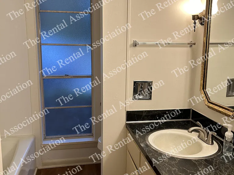 1705 Broadway Ave — Photo 12