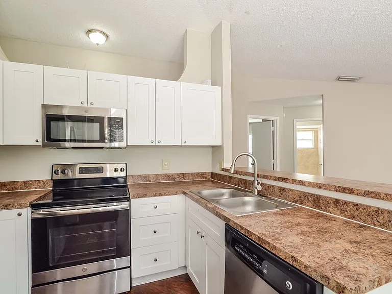 1176 Countrywind Dr — Photo 6