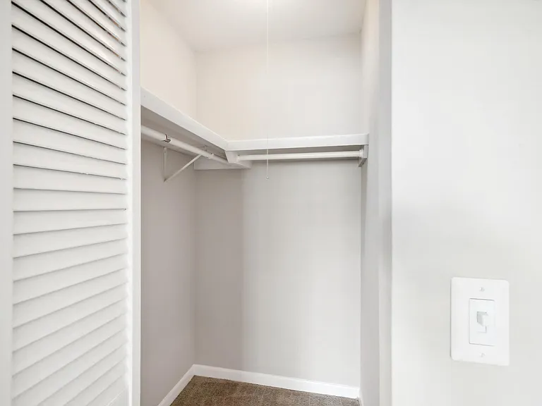 Westminster Club Apartments — Photo 32