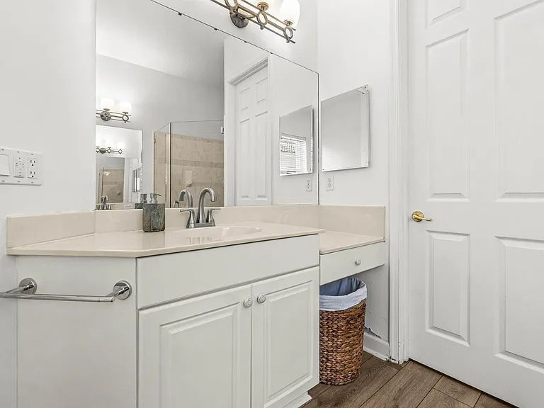 4621 Windward Cove Ln — Photo 40