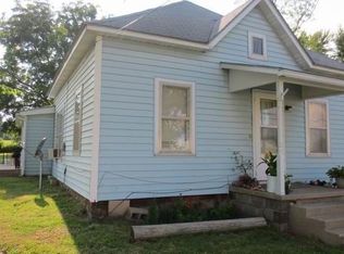 1018 S 1st St, El Dorado Springs, MO 64744