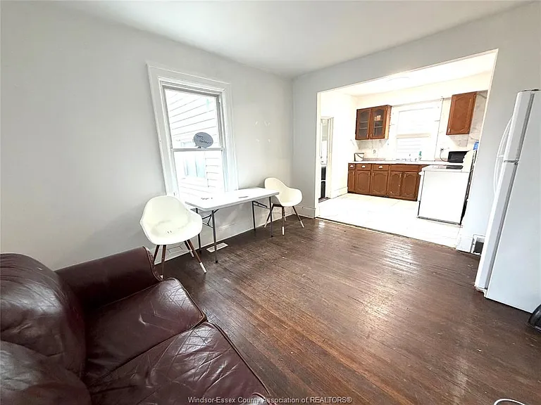 1117 Dougall Ave — Photo 6