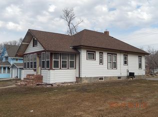 345 E Lawler Ave, Chamberlain, SD 57325
