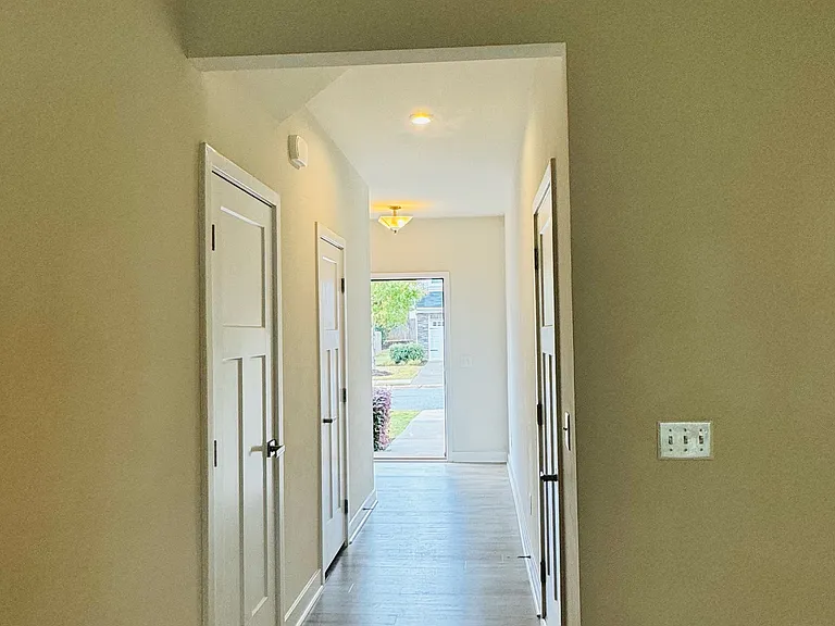 210 Clearwood Dr — Photo 2