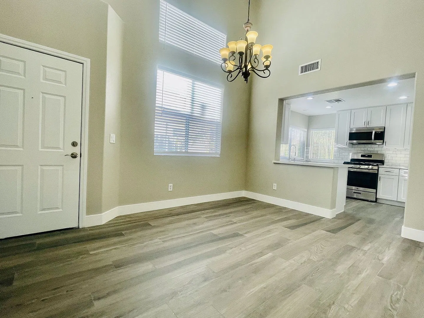 Fully Remodeled 3bd Home with Downstairs Primary Suite, Luxury Finishes & Private Covered Patio — Photo 3