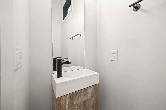 716 Village Ct — Photo 11