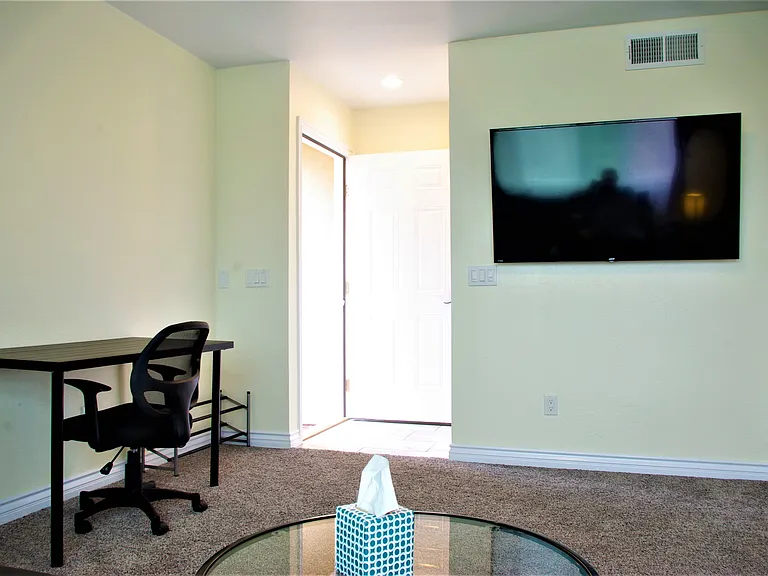 2633 Highland Ave #5 — Photo 8