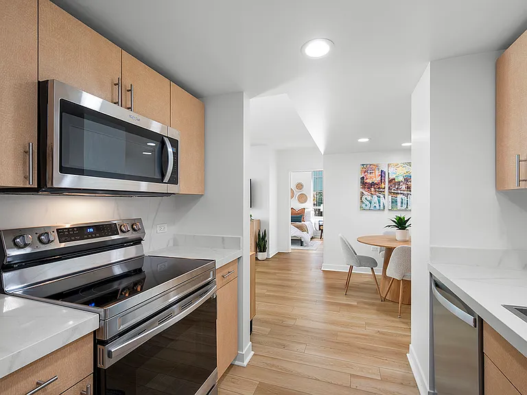 425 W Beech St #601 — Photo 14