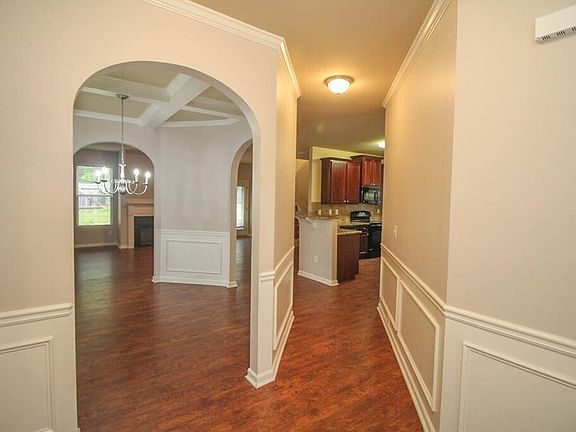 5th image of 458 Lory Ln