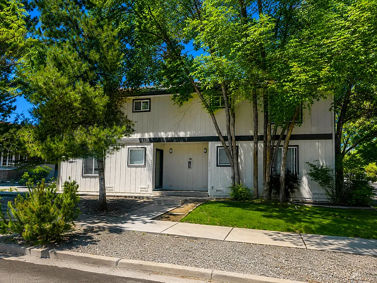 Midtown Flats - Duplex — Photo 26