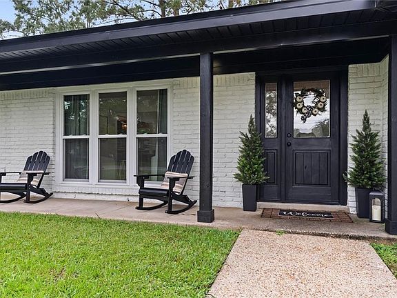 3rd image of 5404 Scanlan Way E