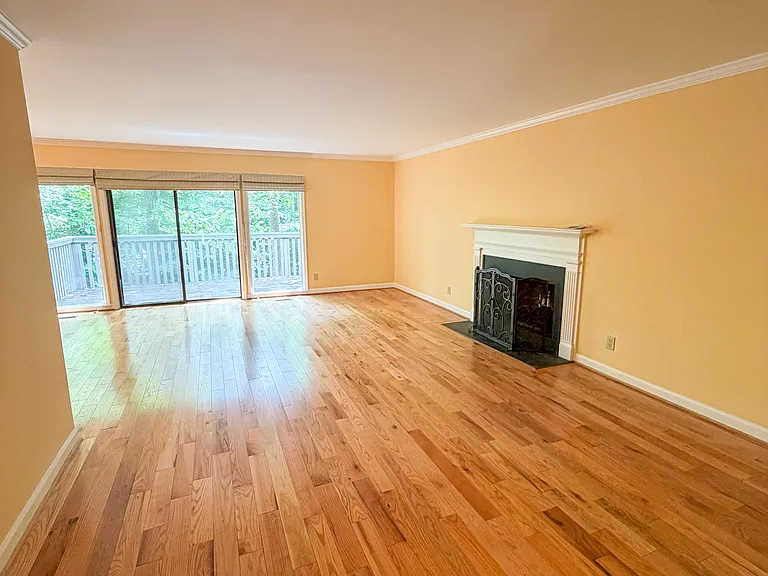 106 Montrose Dr — Photo 6