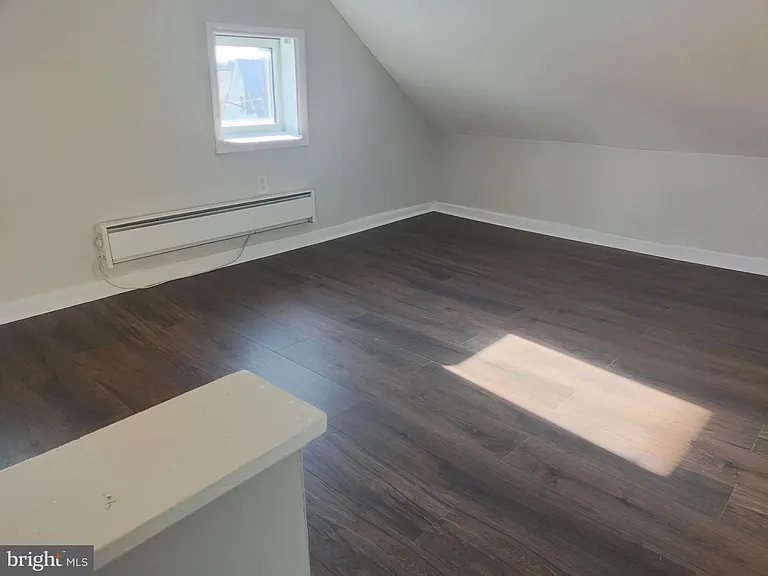 616 George St — Photo 8