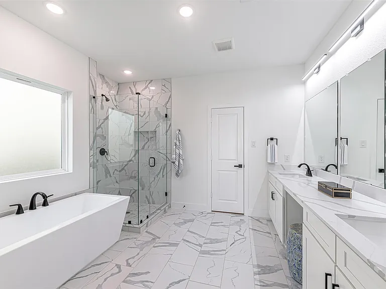 7806 Comal St #B — Photo 14