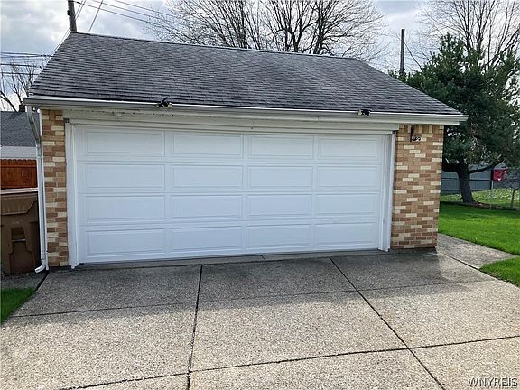 3rd image of 39 Balbach Dr