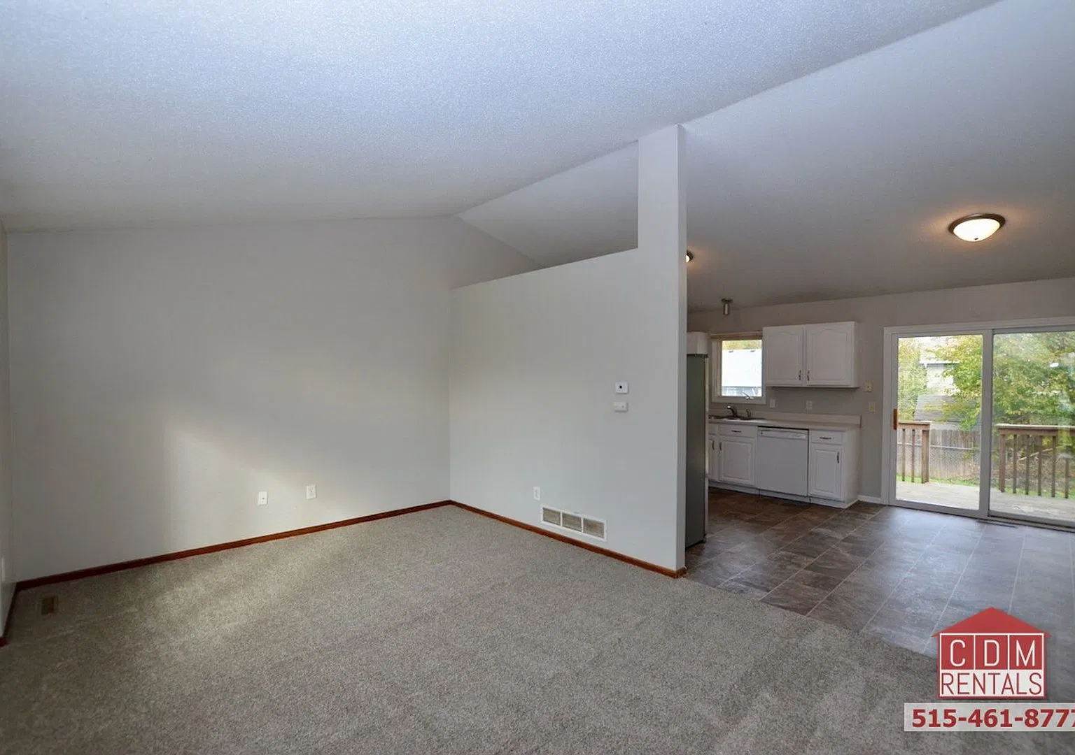Desirable Riverwoods Ranch Home — Photo 4