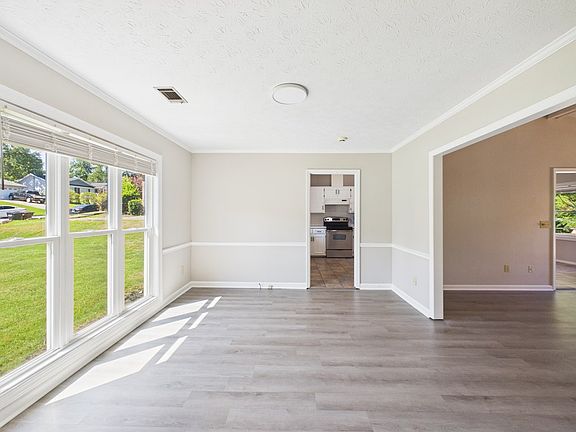 3rd image of 6023 Whitehaven Dr
