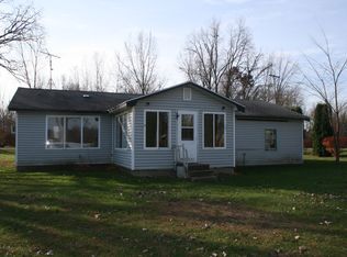 265 Lakeside Dr, Quincy, MI 49082