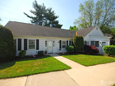276 Milford Ln, Monroe Township, NJ, 08831