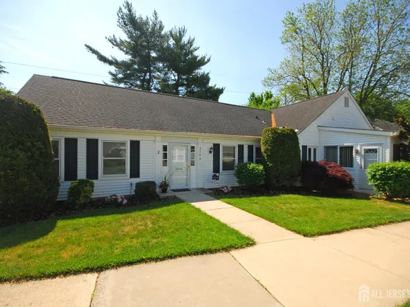 276 Milford Ln, Monroe Township, NJ 08831
