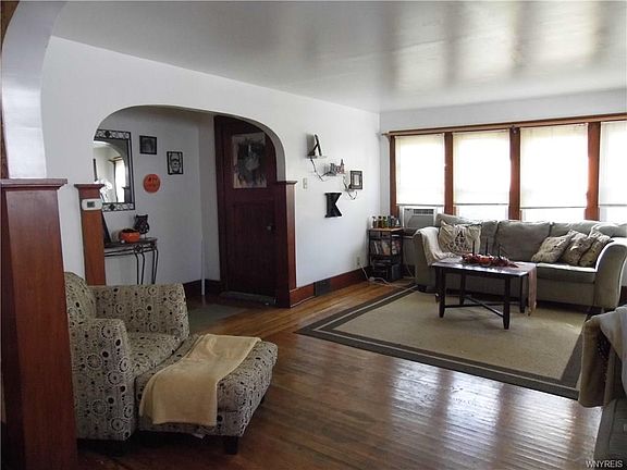 2nd image of 102 Cumberland Ave