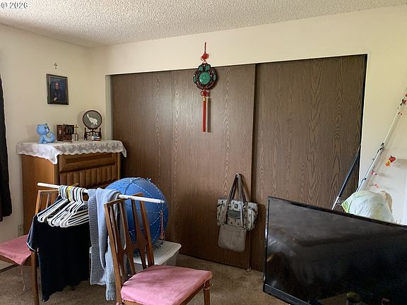 3rd image of 1489 Scott Ln
