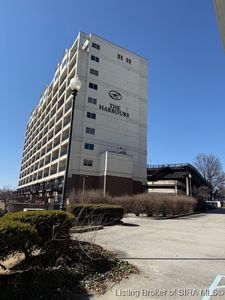 1 Riverpointe Plaza UNIT 1001, Jeffersonville, IN, 47130