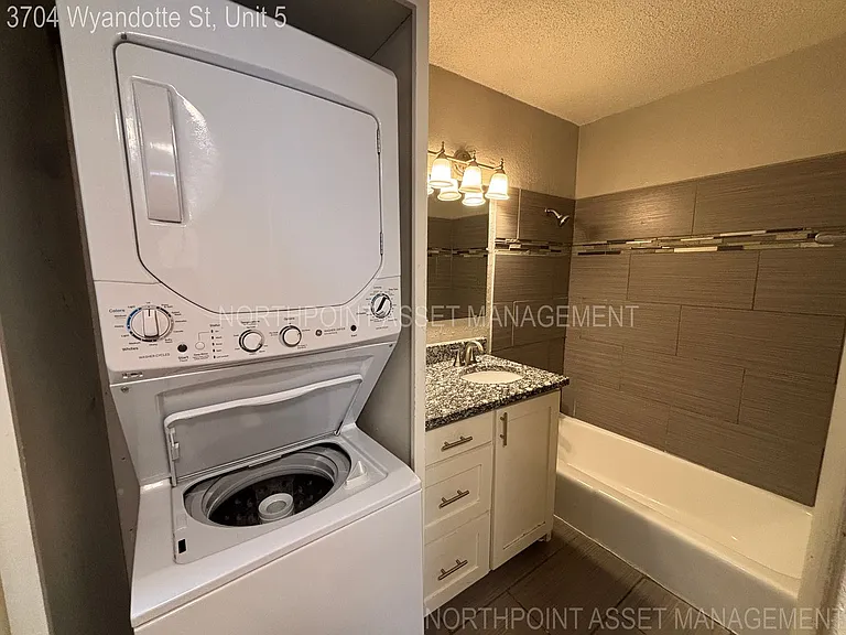 3704 Wyandotte St #5 — Photo 8
