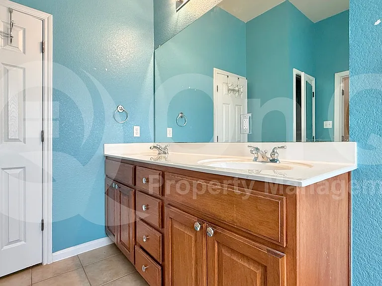 18905 Stirling Castle Ct — Photo 18