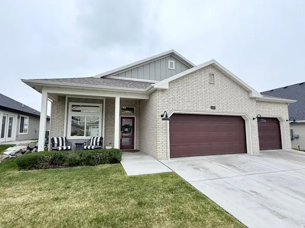 1449 N Cobblewood Ct, Kaysville, UT 84037