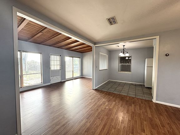 5th image of 3706 Sutton Dr
