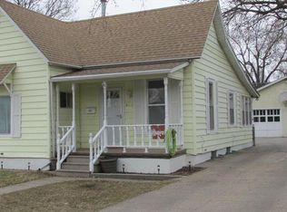 131 E 6th St, Hastings, NE 68901