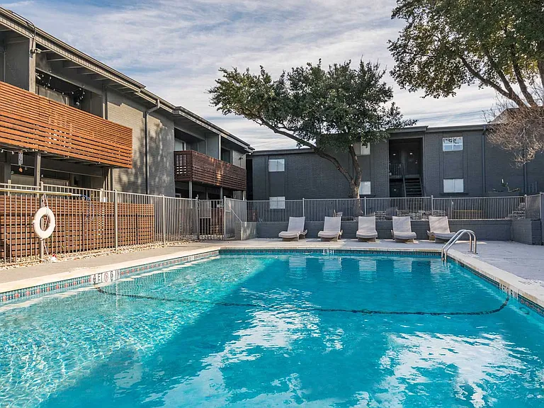 Cascade Apartments — Photo 10