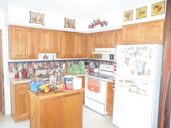 3rd image of 5917 Deerwood Ct