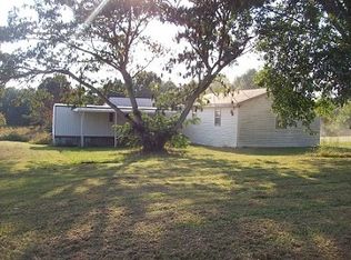 2724 She Boss Rd, Duck River, TN 38454