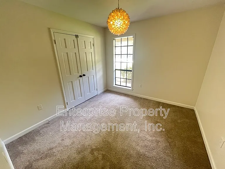9161 Gainsborough Dr — Photo 15
