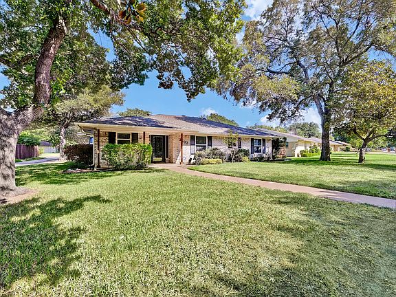 2nd image of 2502 Ingleside Dr