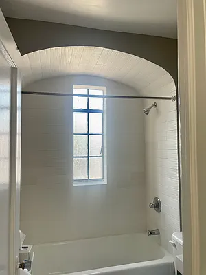 Rented by Halvatzis Realty | media 35