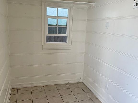 3rd image of 303 34th St