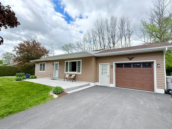 9 Facteau Ave, Plattsburgh, NY 12901
