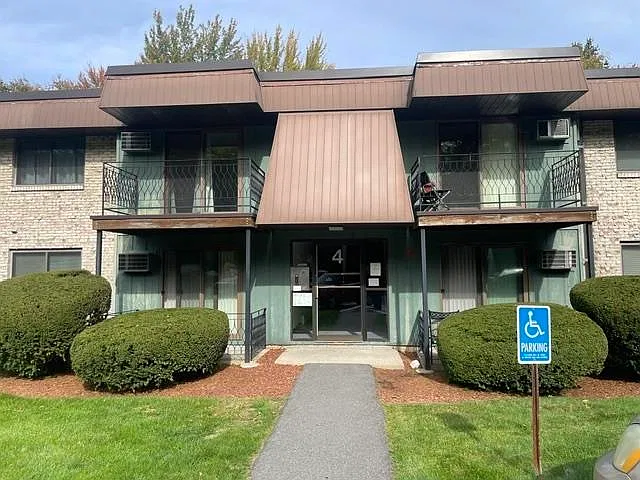 4 Strawberry Bank Rd #16